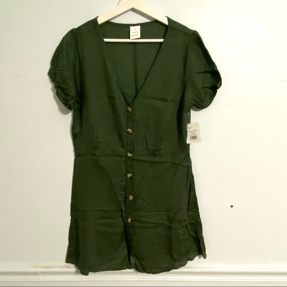 Brand new super flowy dress; super cute; I’d keep it but it’s a size too big. - Picture 1 of 2
